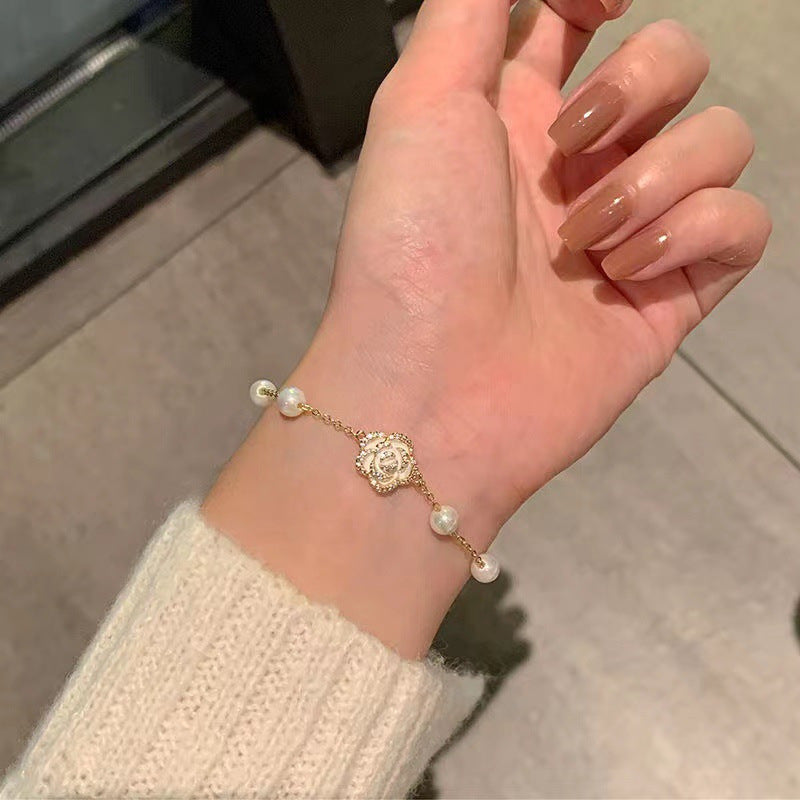 Chic Women’s Bowknot Flower Bracelet – Everyday Wear