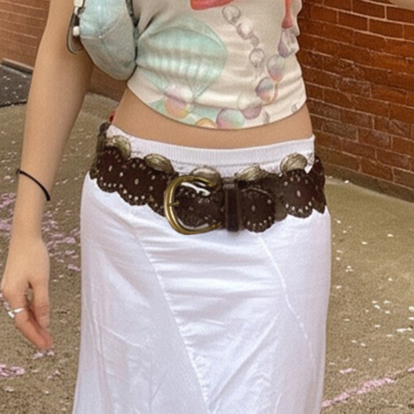 Vintage Riveted Wide Belt for Women – Classic Pin Buckle Style