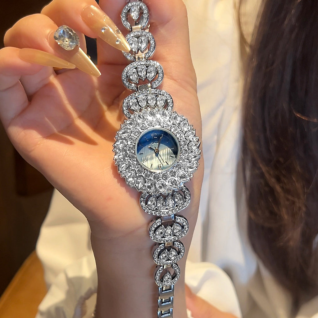 Fritillary Women’s Fashion Quartz Watch – Elegant Shell Dial Design